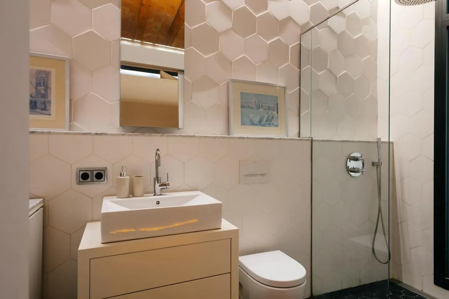 Appartamento Fully Equipped Upscale Loft Weekly Cleaning Incl Barcellona Spagna